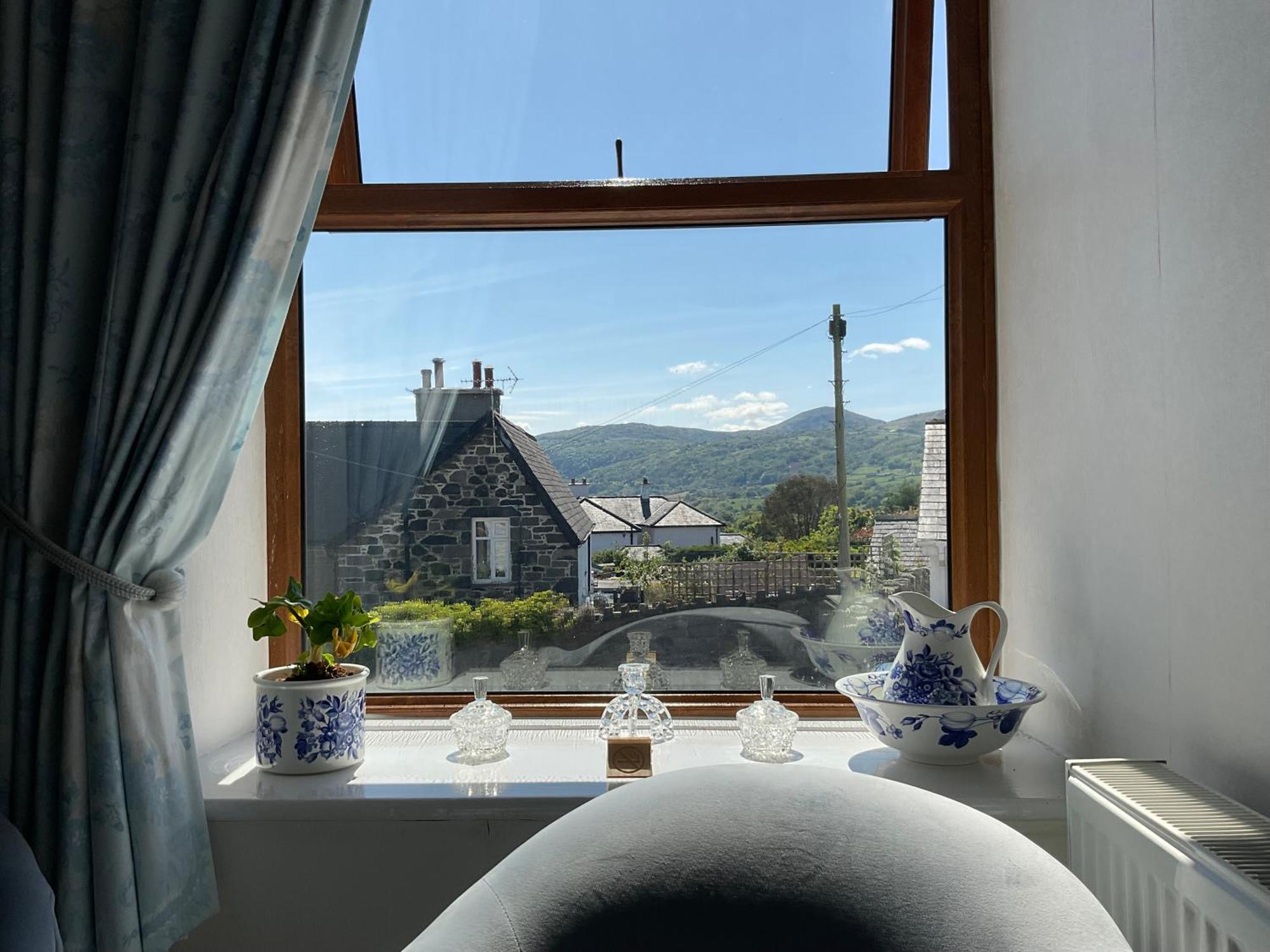Y Llew Coch Bed & Breakfast Conwy Exterior photo